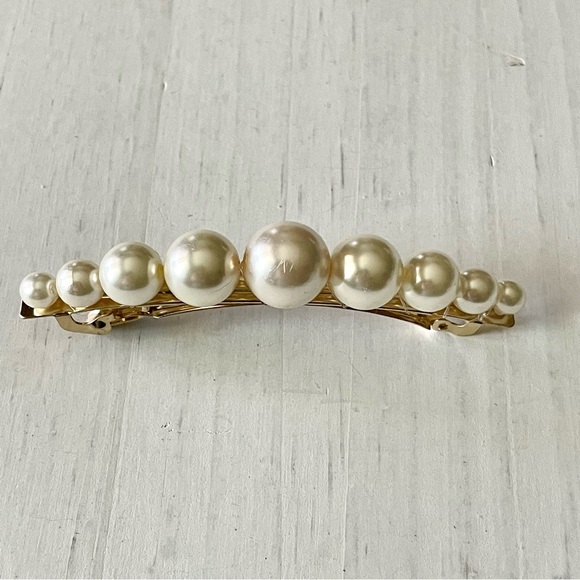 Clip Paris faux pearl off white crème hair clip barrette, French hair accessory - Picture 3 of 10